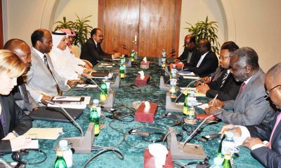 Mediation (L) meets with JEM delegation 5 months after suspending its participation in Doha peace talks on Nov 13, 2010 (ST)