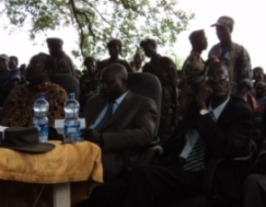 Anyuak King, Adongo Akway (right), Kengen Jakor, Jonglei state’s minister for cabinet affairs(center) and Gai Riam Jonglei minister for parliamentary affairs (left) attends a public meeting in Pochala, South Sudan. Nov. 29 2010 (ST)