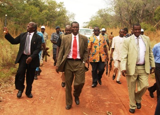 W. Equatoria State (WES) Speaker Bukulu Edward Mandeson (left), Bangasi Joseph Bakosoro, WES Governor (center) and Samson Arabi, Commissioner Mundri West (right) campaign for separation in Southern Sudan's independence referendum. Dec. 16, 2010 (ST)