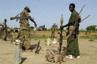 SPLA soldiers redeploy under joint command with Sudan's army south of the Abyei area, in July 2008 (UNMIS) (