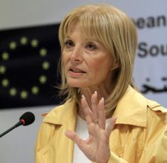 European Chief Observer for the South Sudan Referendum Veronique de Keyser speaks during a news conference after the end of voting in Khartoum January 17, 2011 (Reuters Pictures)