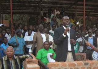 W. Equatoria Governor Bangasi Joseph Bakosoro addressing players in the states referendum up. Jan 16, 2011 (ST)