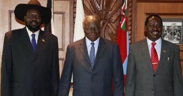 South Sudan President Salva Kiir (left) with Kenya’s President Mwai Kibaki (Center) and Prime Minister Raila Odinga (Right) - www.majimbokenya.com