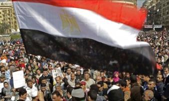 Scenes from Al-Tahrir square in Cairo where hundreds of thousands of Egyptians are protesting against the government of President Hosni Mubarak (BBC News)