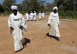 Leaders of the Misseriya tribe at peace talks with Dinka Ngok, January 13, 2011 (Getty)