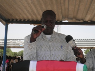 Jonglei governor Kuol Manyang speaking at Freedom Square in Bor to celebrate international women’s day. March 9, 2011 (ST)
