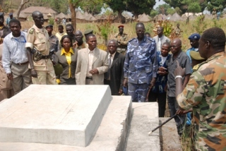 WES governor, Bangasi Joseph Bakosoro and delegation pay visit to the graveyard of SPLA soldiers, and lay wreaths, 19 Feb 2011 (ST)