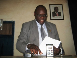 WES state minister of Finance and Economic Planning, Evans Doctor, presenting 2011 budget before legislators on March 8, 2011 in Yambio (photo by Innocent Ngbaati)