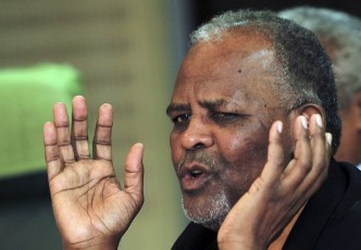 Sudan's central bank governor Sabir Mohammad al-Hassan speaks during a news conference attended by the heads of Sudan's commercial banks in Khartoum September 30, 2010 (Reuters)