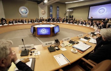 A view of the International Monetary and Financial Committee (IMFC) meeting at the IMF headquarters building in Washington April 16, 2011 (Reuters)