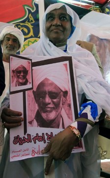 FILE - Wissal Al Mahadi, wife of Islamist leader of the opposition Popular Congress Party (PCP) Hassan al-Turabi, attends a sit-down protest against the continued detention of al-Turabi at the party's Khartoum headquarters June 27, 210 (Reuters)