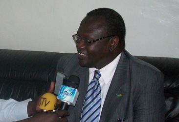 GoSS VP Riek Machar speaking to press shortly after his arrival from Malaysia on 20 May 2011 (ST)