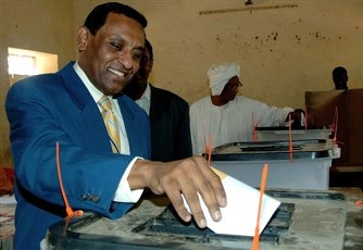 FILE - Sudanese presidential candidate Kamil Idris, former head of the World Intellectual Property Organisation (WIPO), casts his ballot at a polling station in Khartoum. (AFP, Ashraf Shazly)