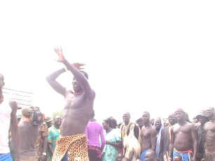 Wrestler celebrates victory of his team in Bor, South Sudan, May 28, 2011 (ST)