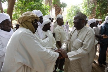 Ibrahim Gambari meets with local leaders in En Siro, North Darfur on 1 May 2011 (photo UNAMID)