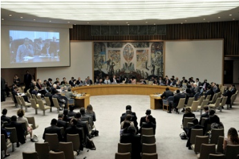 A wide view of the Security Council as Members hear a briefing from Thabo Mbeki (on screen, right), former President of South Africa and Chair of the African Union High Level Implementation Panel on Sudan (AUHIP), June 20 2011 (UN)