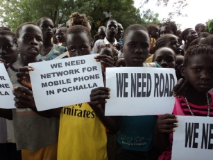 South Sudan school children ask Jonglei state government to respond to their demands. Novermber 29, 2010 (ST)