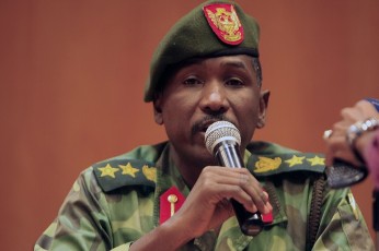 Northern military spokesman Al-Sawarmi Khaled Sa'ad speaks during a joint news conference with Deputy of Sudanese Army Intelligence Sideque Amer Hassan in Khartoum May 20, 2011 (Reuters)