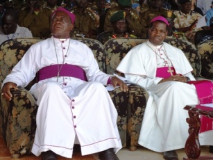 Bishop Peter Munde of ECS All saints Cathedral-Yambio [left] and Bishop Eduardo Hiiboro of Catholic Diocese of Tambura Yambio [right] (ST)