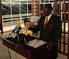 Minister of Information and Broadcasting, Barnaba Marial, briefs journalists, Juba, 2 September 2011 (ST)