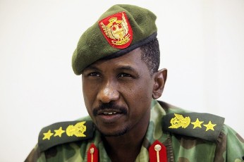 Sudanese army spokesman Sawarmi Khaled Saad speaks to reporters about the clashes between the Sudanese army and the Sudan People's Liberation Army (SPLA) in Blue Nile in Khartoum September 2, 2011 (REUTERS)