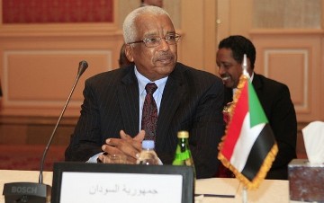 Bank of Sudan governor Mohamed Khair al-Zubeir  Ahmed attends a meeting of Arab central bank governors in Doha September 15, 2011 (Reuters)