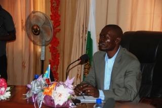 W. Equatoria governor Bangasi Joseph Bakosoro speaking in his office on Saturday on the arrest of Peter Abdurrahman Sule. Nov. 5, 2011 (Photo: Gift Bullen)