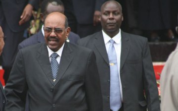 FILE - Sudanese President Omer Hassan al Bashir arrives at the promulgation of Kenya's New Constitution at the Uhuru Park grounds on August 27, 2010 in Nairobi (AFP)