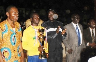 Yambio County Captain Sony in group Photo after recieving the trophy with Governor and two Ministers of Youth and sports  of National and state governments (ST)