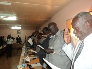 Jonglei county commissioners take oath of office in Bor on December 29, 2011 (ST)