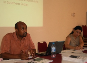 David K. Deng from South Sudan Law Society and MRG's Marusca Perazzi during the launch of the briefing, December 14, 2011 (ST)