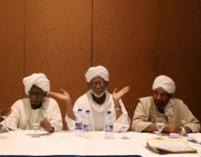 From left to right: Mohamed Ibrahim Nugud Secretary General of Sudanese Communist Party (SCP), Popular Congress Party (PCP) chief Hassan al-Turabi and leader of the National Umma Party (NUP) al-Sadiq al-Mahdi