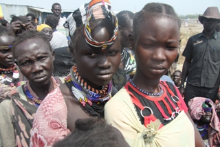 Murle women waiting to receive food aid in Pibor County, Jonglei, South Sudan. 20 Jan. 2012 (ST)
