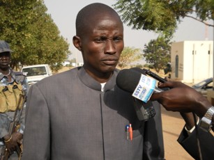 Unity state minister of information, Gideon Gatpan Thaor, addressing the press about the attack on Mayiandit County. 3 Feb.2012  (ST)