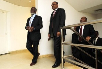 FILE - Sudanese Foreign Minister Ali Karti (L) and Ethiopian Deputy Prime Minister Hailemariam Desalegn (R)