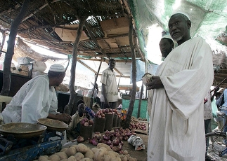 Northern Merchants in Malakal, Southern Sudan (Tim McKulka – UNMIS)