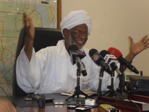 Sudan's opposition leader Hassan Al-Turabi during his press conference in Khartoum on 19 January 2012 (ST)