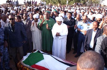 Thousands of Sudanese mourners attended the burial of the country’s lead singer Mohamed Wardi on Sunday, 19 February 2012 (Al-Shorog TV)