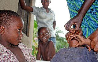 Polio treatment (UNICEF)