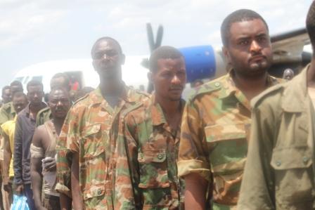 SAF prisoners of war at Juba airport (GoSS)