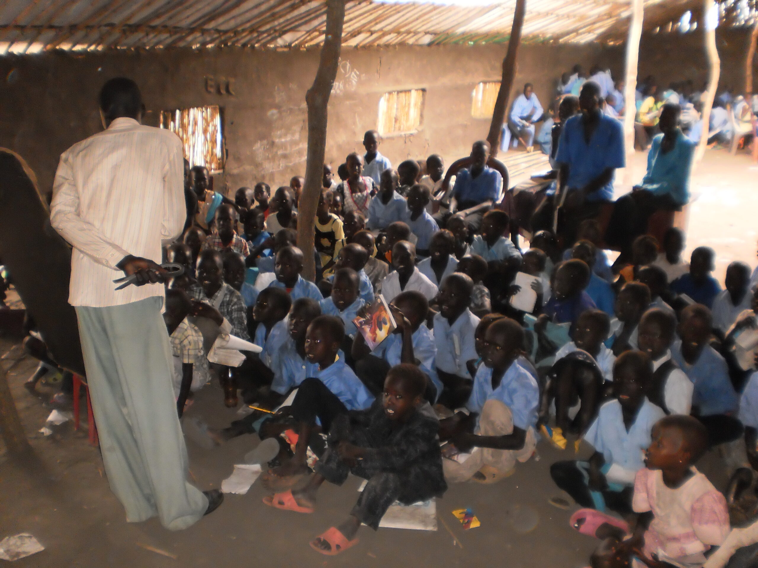 Children taking sit on ground while learning in Good Hope Basic Primary School, Bentiu, Unity State, South Sudan, 18 May 2012 (ST)