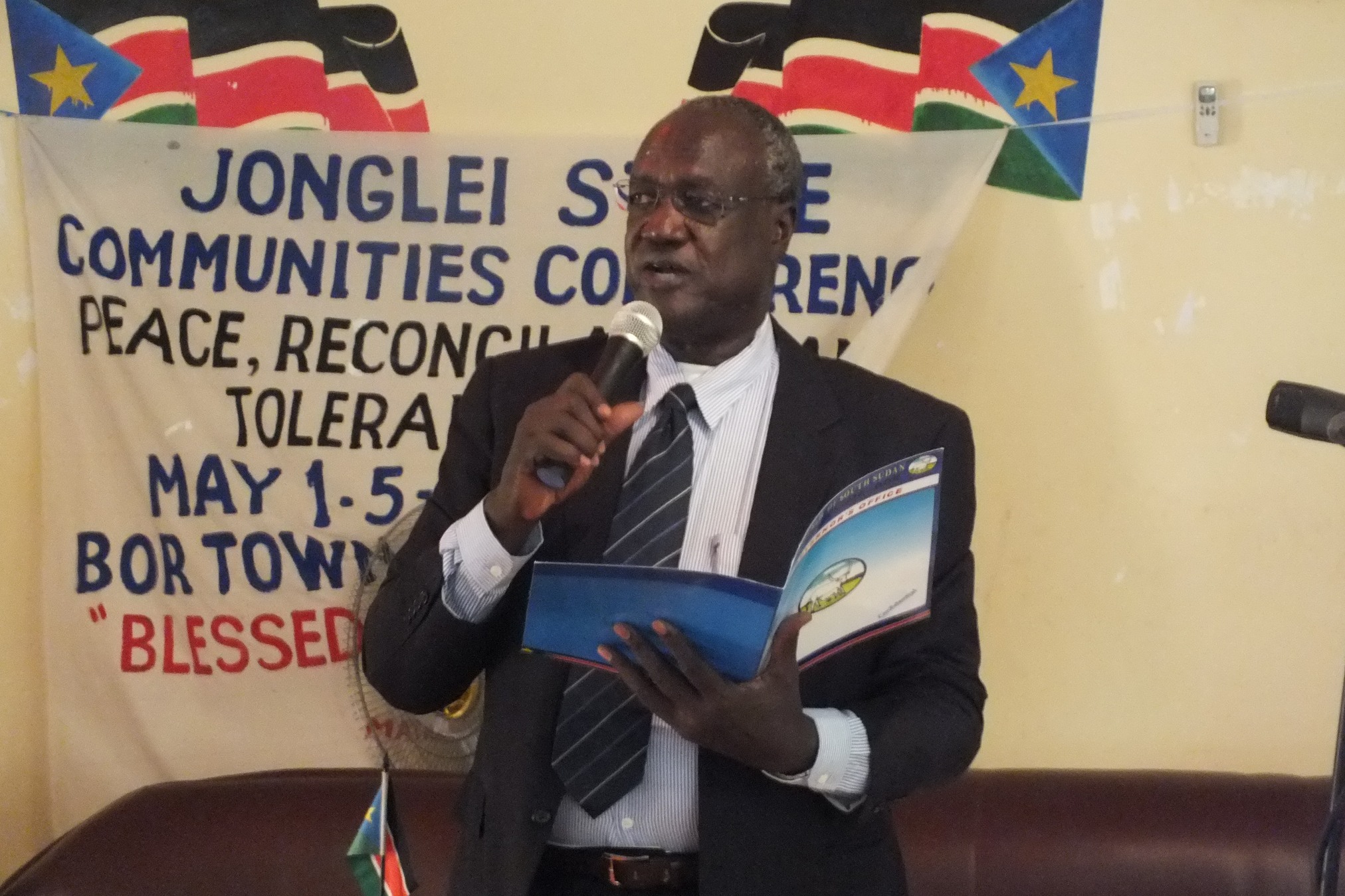 Kuol Manyang speaking at the conference in South Sudan Hotel in Bor, May 1 2012, ST photo