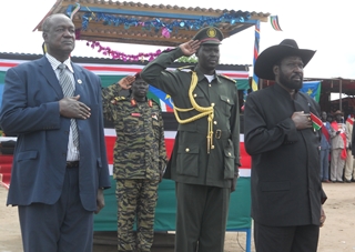 President Salva Kiir (R) in Bor with new defence minister Kuol Manyang Juuk (L) when he was Jonglei state governor,  during the signing of Jonglei communities peace accord, May 5, 2012 (ST)