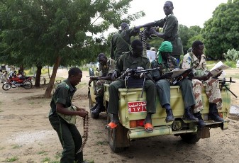 Soldiers from Sudan's army in the Blue Nile state capital al-Damazin, September 5, 2011 (REUTERS)