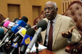 Sudanese Undersecretary of Foreign Affairs Rahmt Allah Mohammed Osman speaks during a press conference in Khartoum on April 11, 2012 (GETTY)