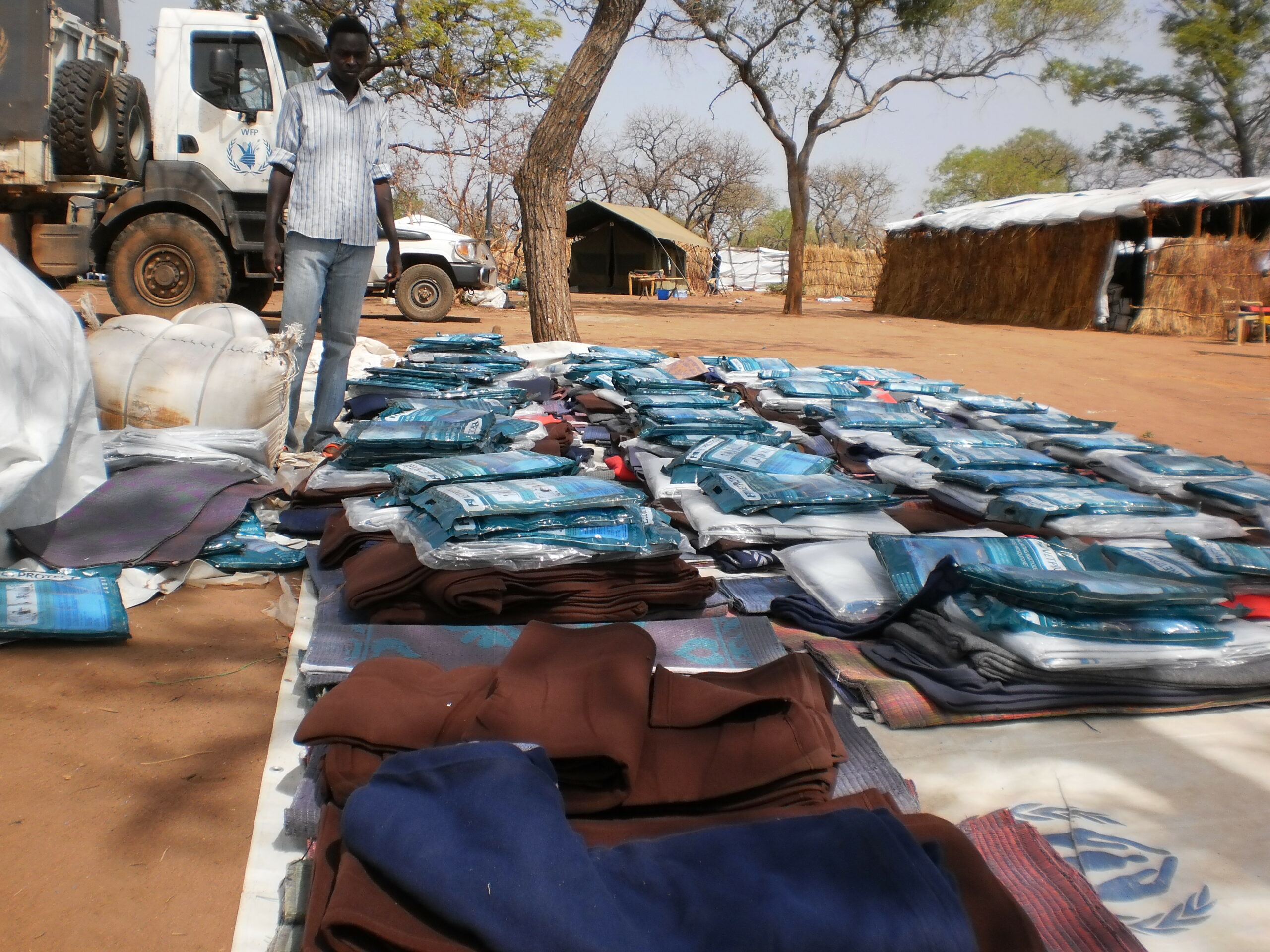 UNHCR and WFP distributing non food items to Sudanese refugees as the rainy season approach in Yida Camp, Unity State, South Sudan. 15 May 2012 (ST)