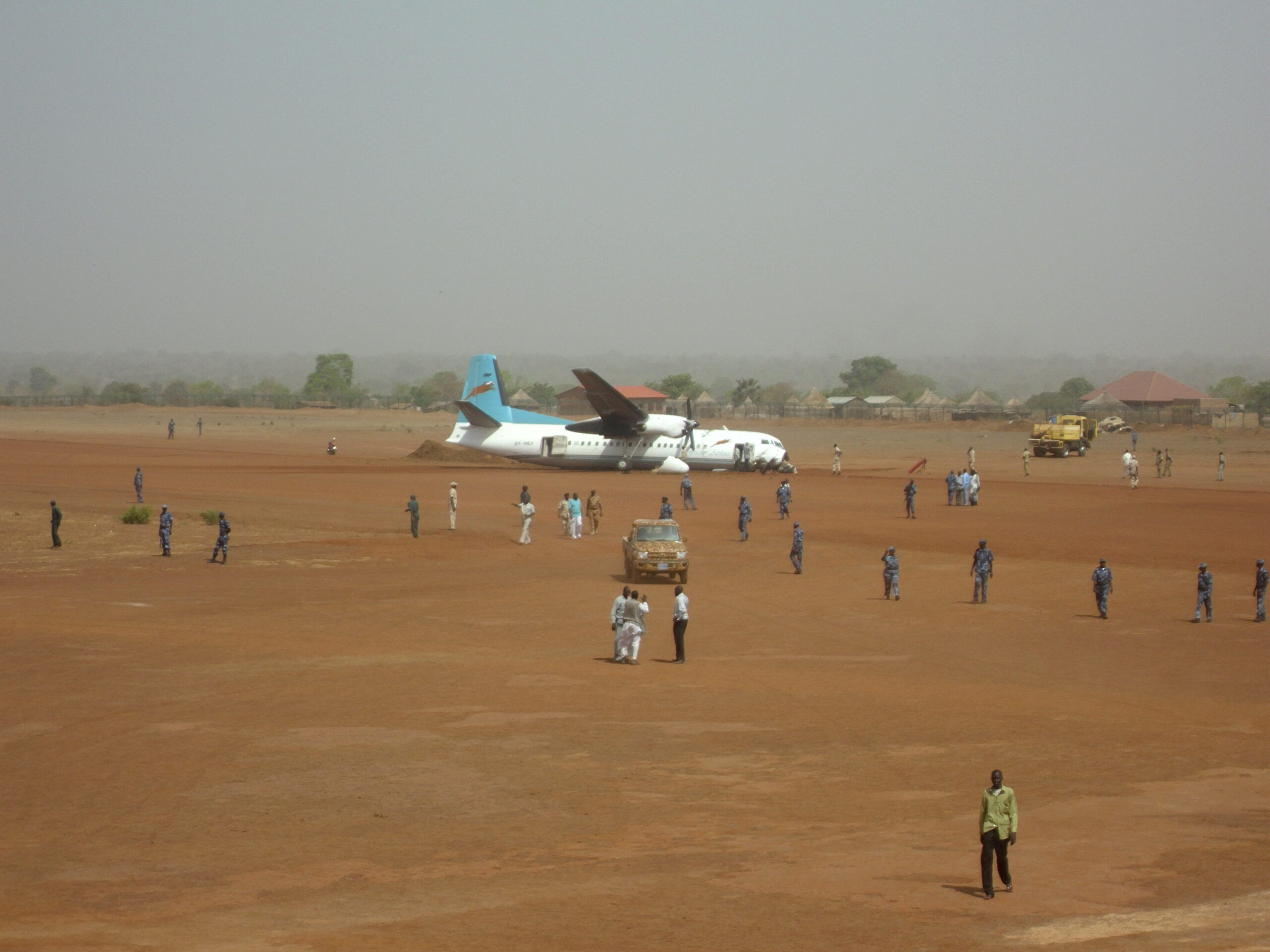 Feeder Airlines plane after the crash landing at Wau Airport, South Sudan, 29 March 2012 (Photo: Morris Ukel)