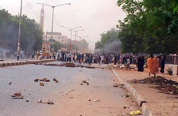 A tense protest gathers in Bahri, a district of Khartoum just across the Blue Nile, on Friday 29 June (Twitter/Moez Ali)