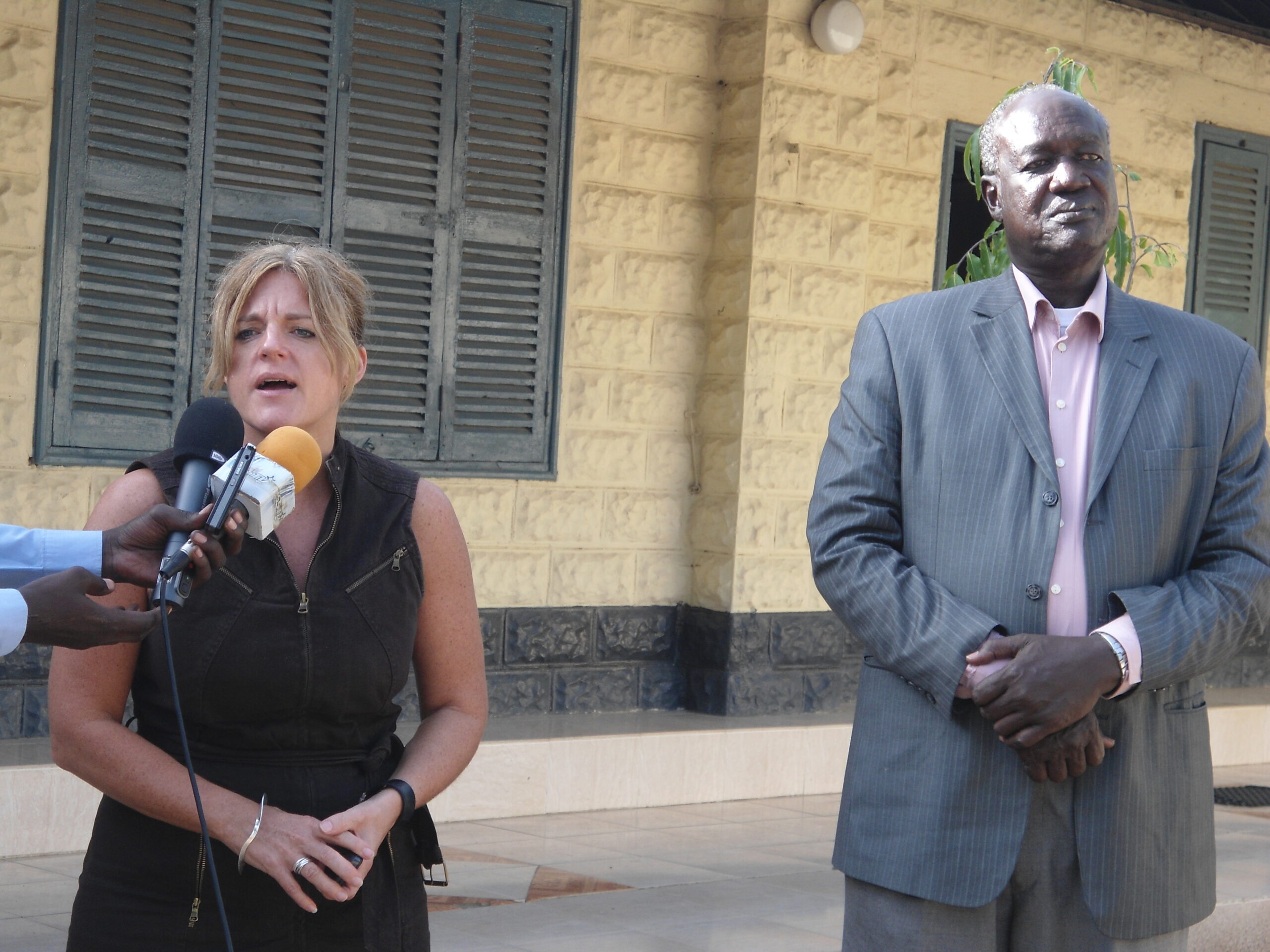 UN Special Representative of the Secretary General in South Sudan, Hilde Johnson (left) and Jonglei State governor, Kuol Manyang Juuk speaking to the press after a meeting on the peace process in Bor, 1 June 2012 (ST)