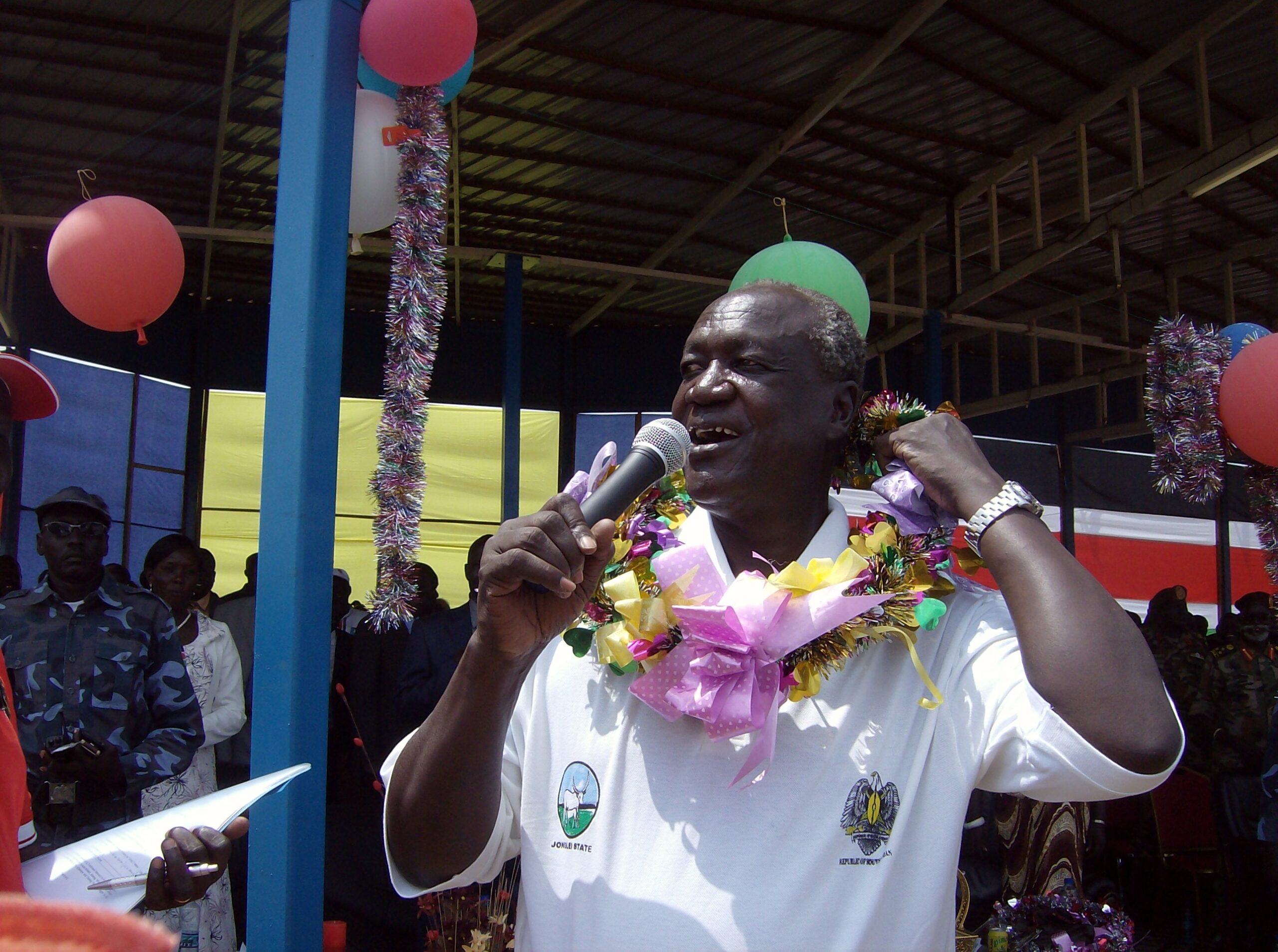 Jonglei State Governor, Kuol Manyang Juuk, is given an award by a women's association in Bor on South Sudan Independence Day in Bor, 9 July 2012 (ST)